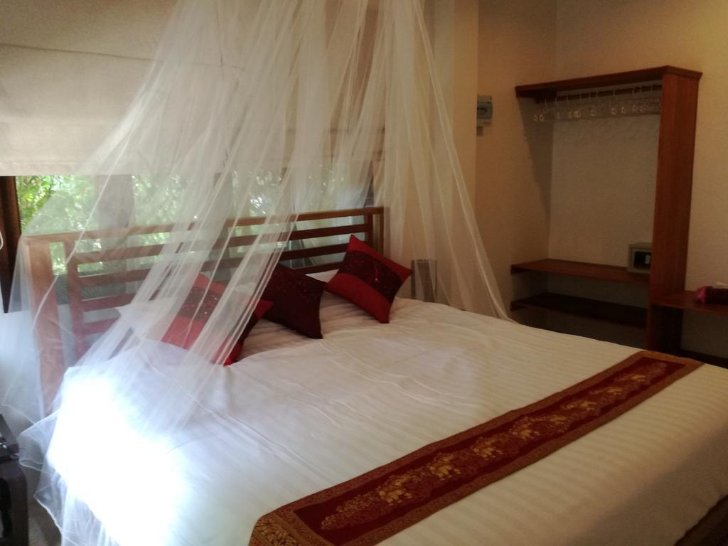 Carpe Diem Residence Thongsala Exterior photo
